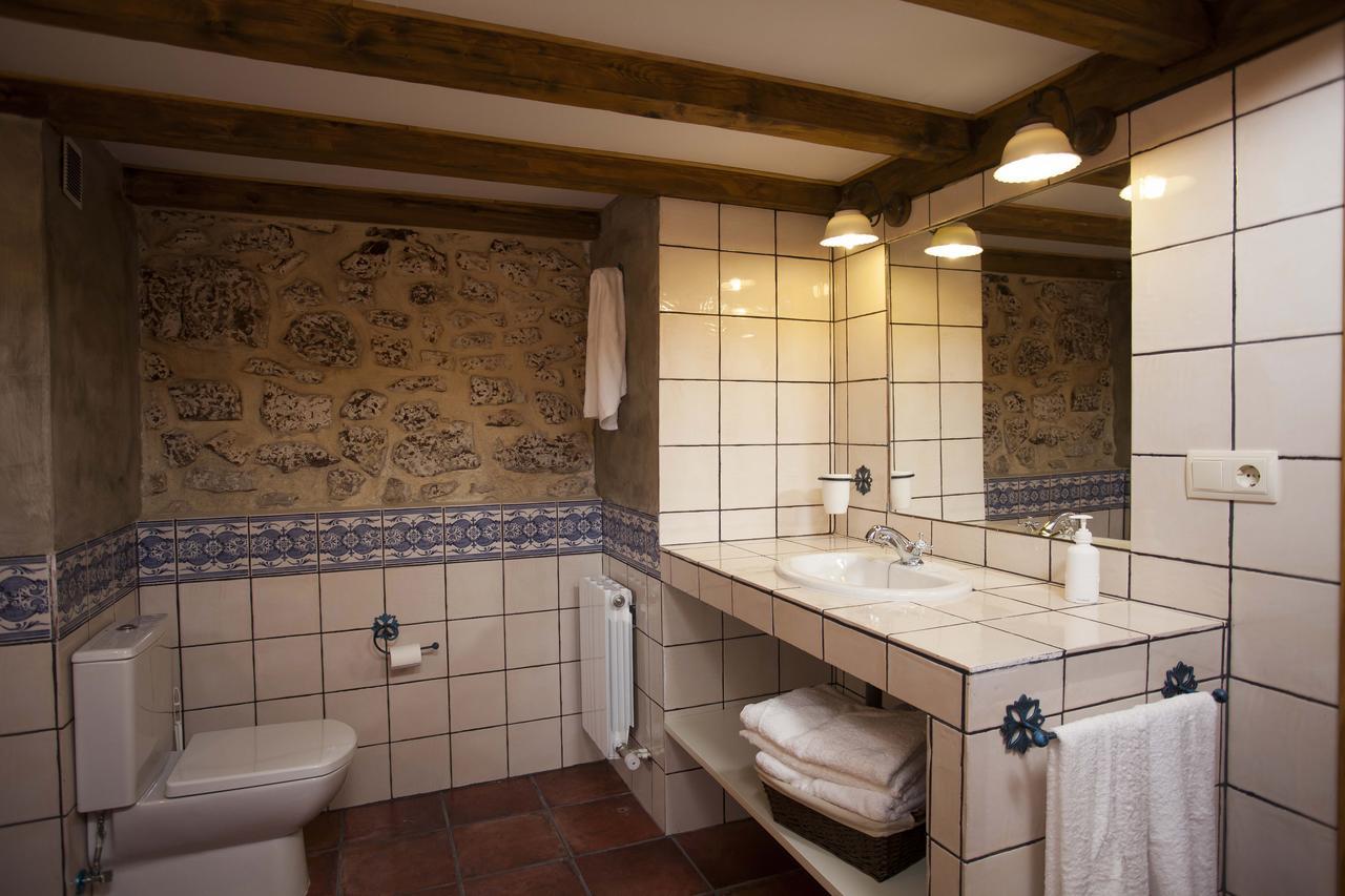 Hotel Rural La Torre De Bisjueces ภายนอก รูปภาพ